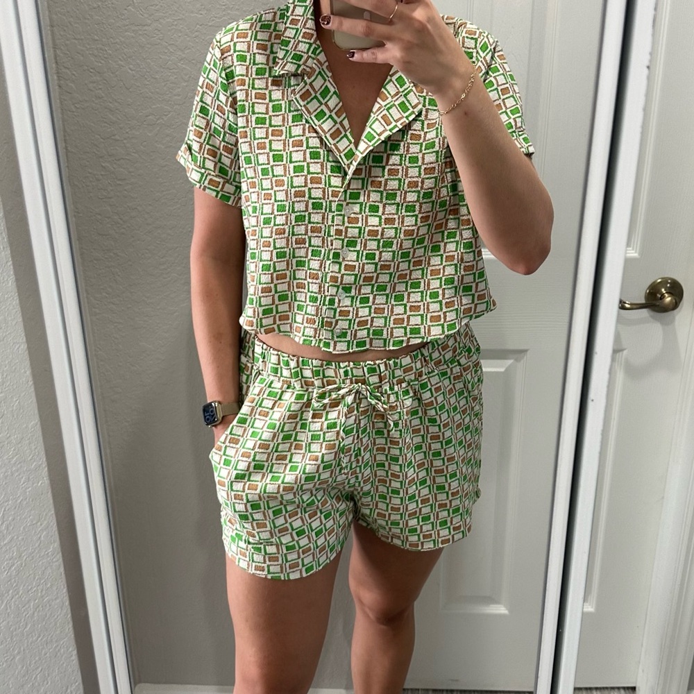 NWT Lush green & brown crop and shorts set